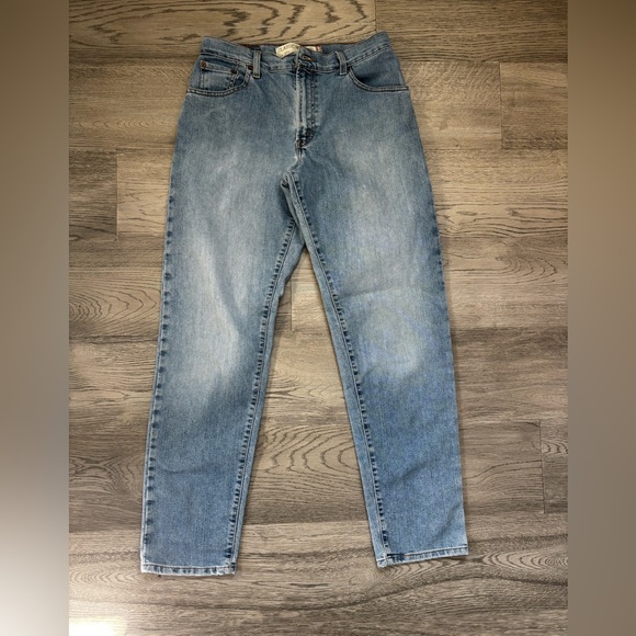 Levi's Denim - Vintage Levi’s 550 Relaxed Tapered Jeans Classic 90s Mom Jean Style Size 6M
